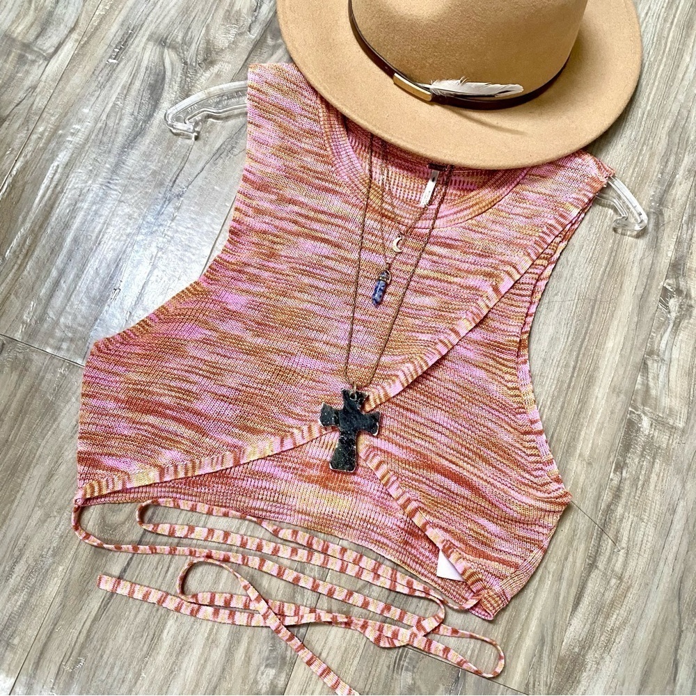 Free people Sleeveless boho Top/tank wrap around style w beach resort vacay vibe